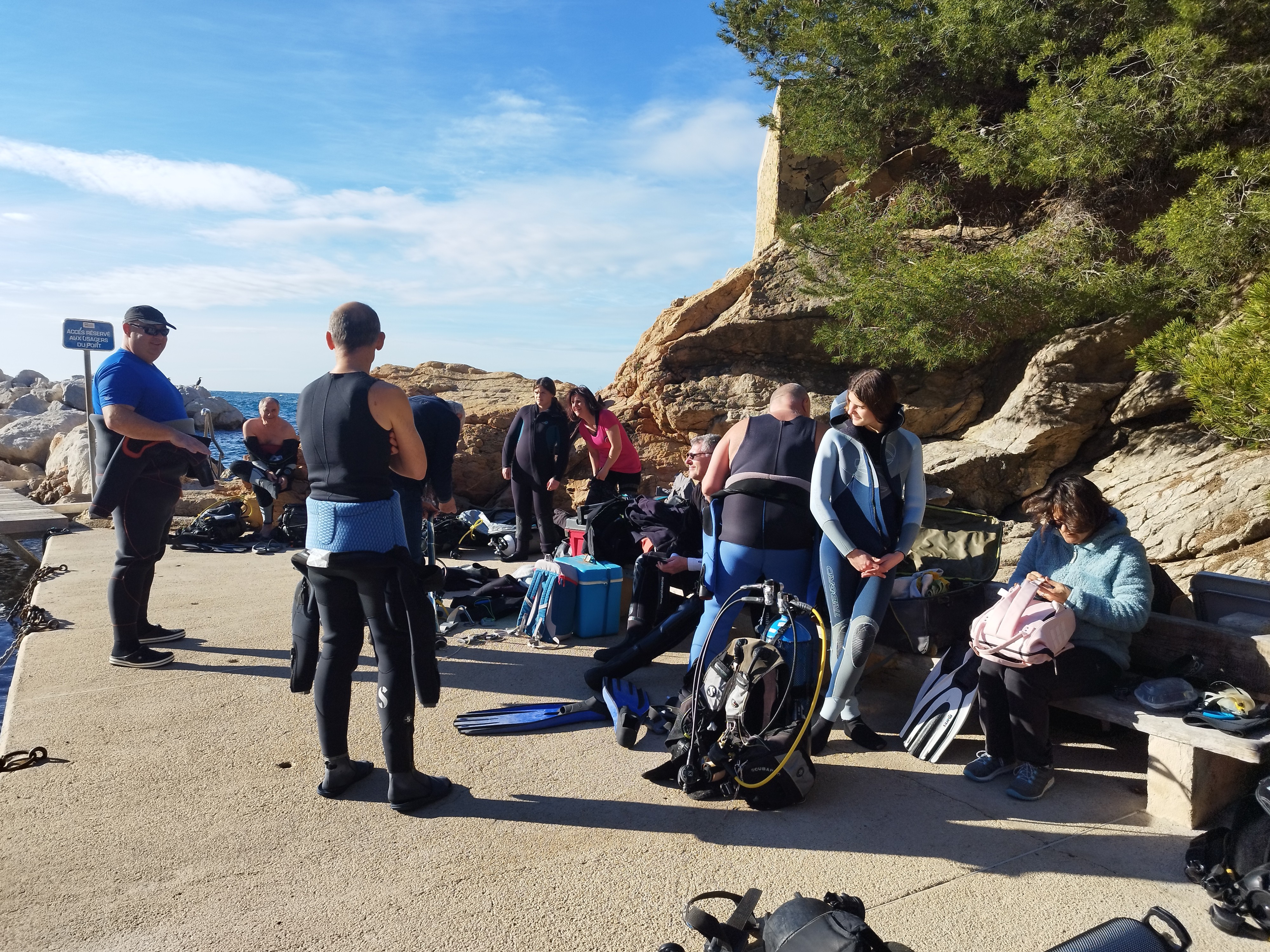 Tout le monde s'équipe stagiaires et moniteurs!