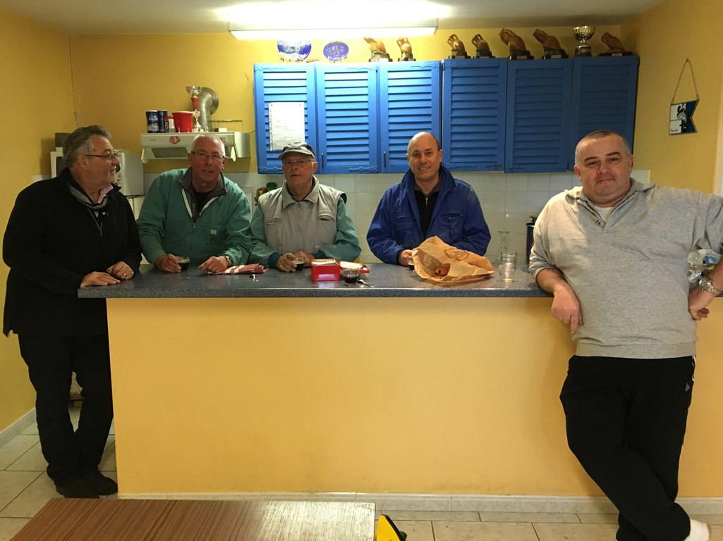 Briefing autour d'un café/croissant